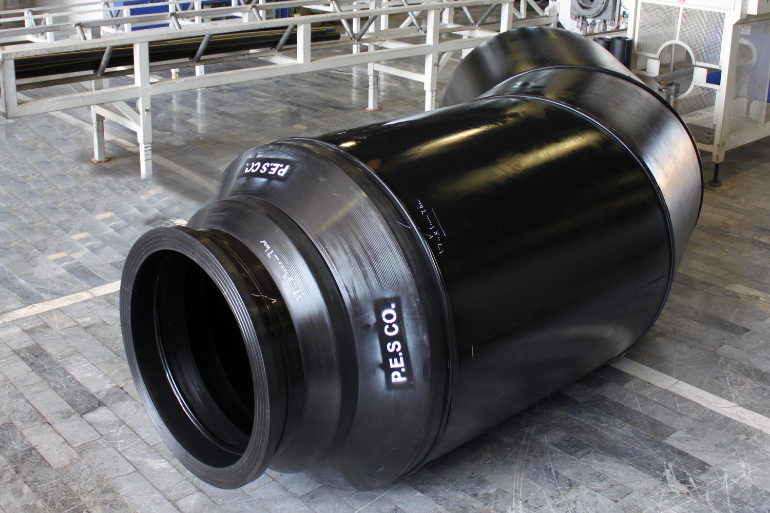 welding-1600mm-elbow-to-Reducer-4